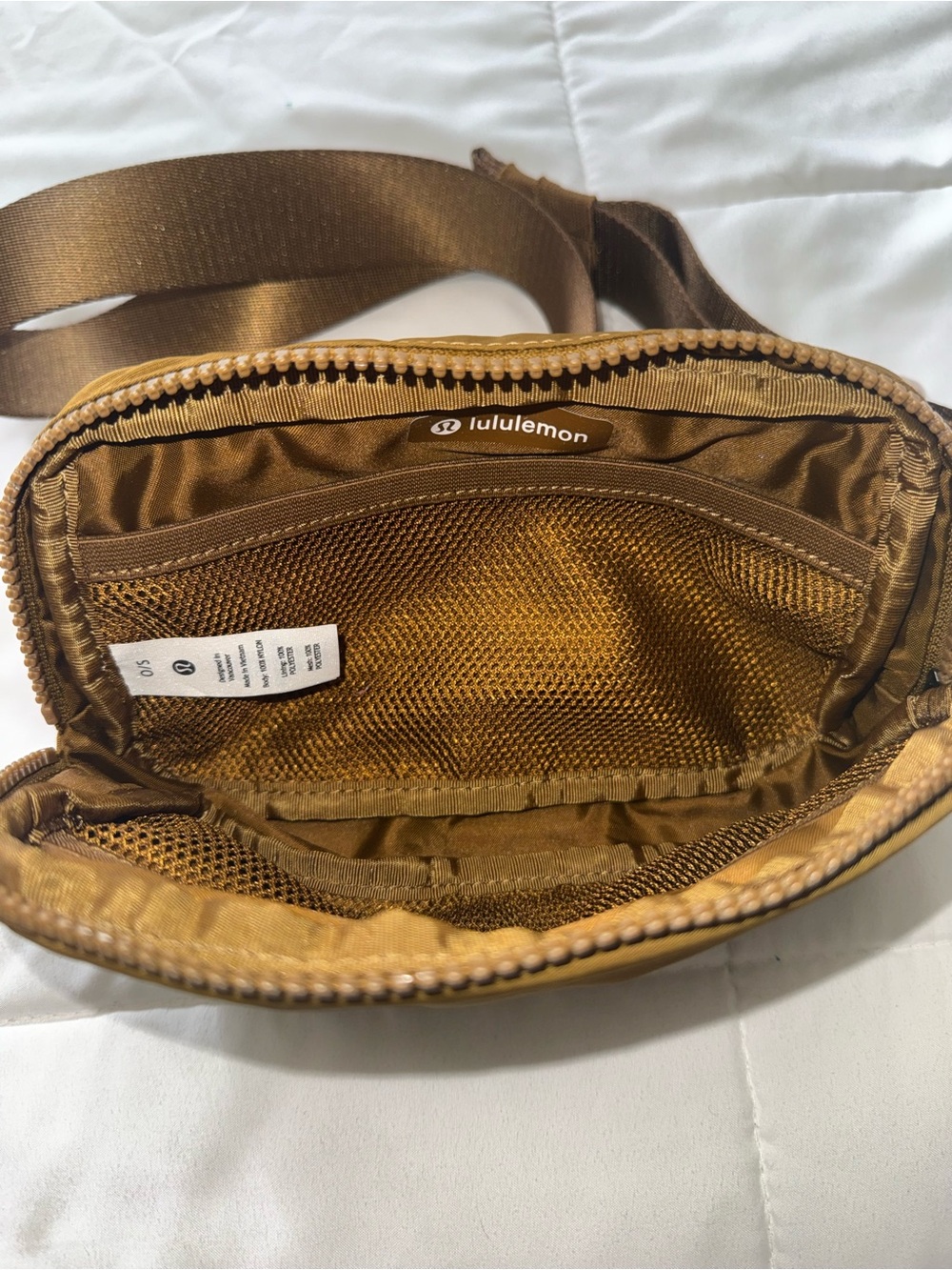 NWOT- Lululemon athletica everywhere Belt bag 2L - brown Crossbody waist bag - Picture 5 of 7